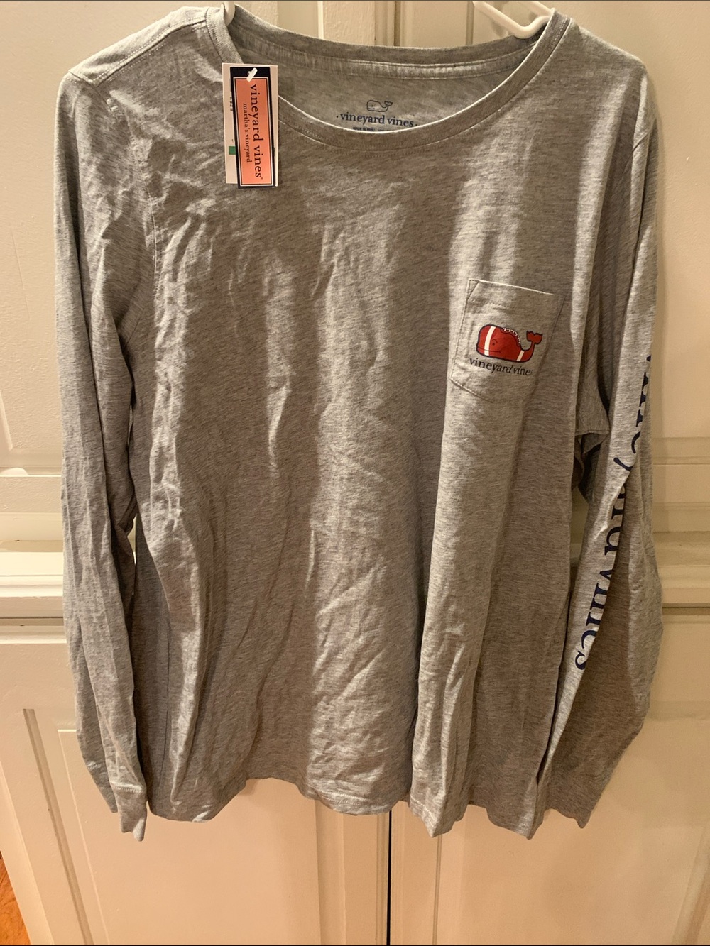 Vineyard Vines Light Gray Long-Sleeve Pocket Tee with Red Whale NWT